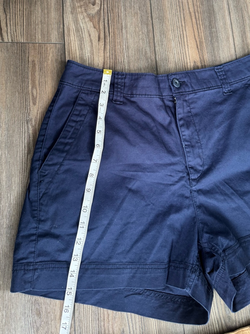 Old Navy hi rise OG Chino Navy and Khaki High-Rise Cotton Shorts Duo - Picture 6 of 13